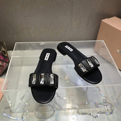 ミュウミュウ  miumiuコピーレディース新しいドリルバックルスリッパ
