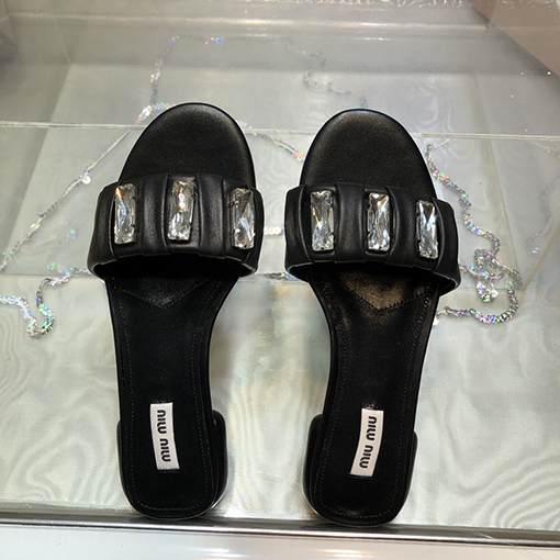 ミュウミュウ  miumiuコピーレディース新しいドリルバックルスリッパ