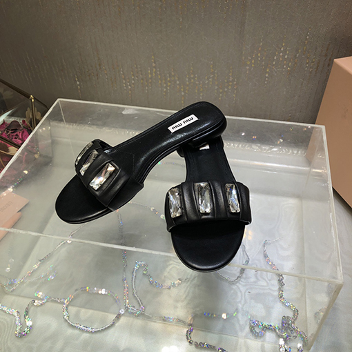 ミュウミュウ  miumiuコピーレディース新しいドリルバックルスリッパ