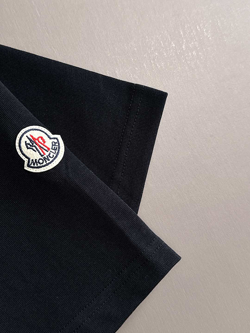 モンクレール 新しい章仔プリント半袖Tシャツ