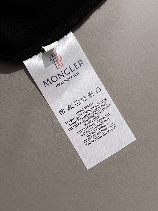 モンクレール 新しい章仔プリント半袖Tシャツ