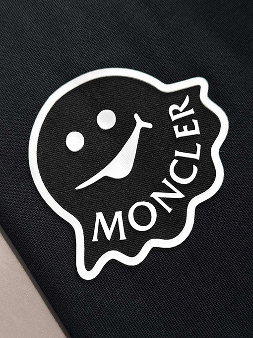 モンクレール 新しい奇妙な章仔プリント半袖Tシャツ