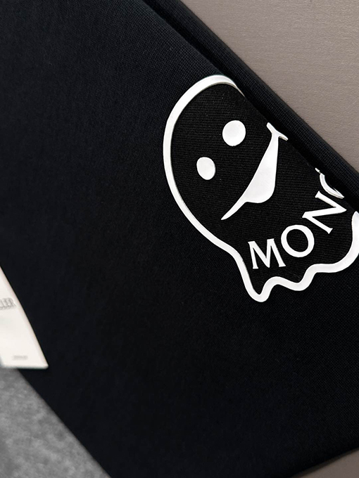 モンクレール 新しい奇妙な章仔プリント半袖Tシャツ