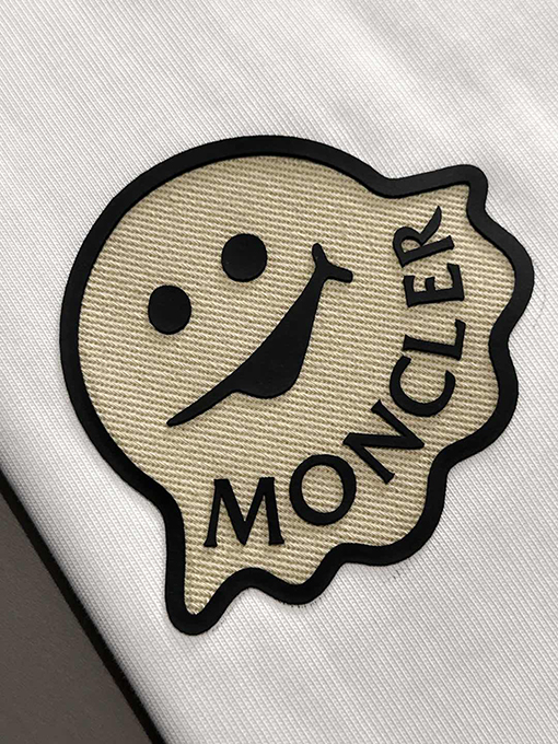 モンクレール 新しい奇妙な章仔プリント半袖Tシャツ