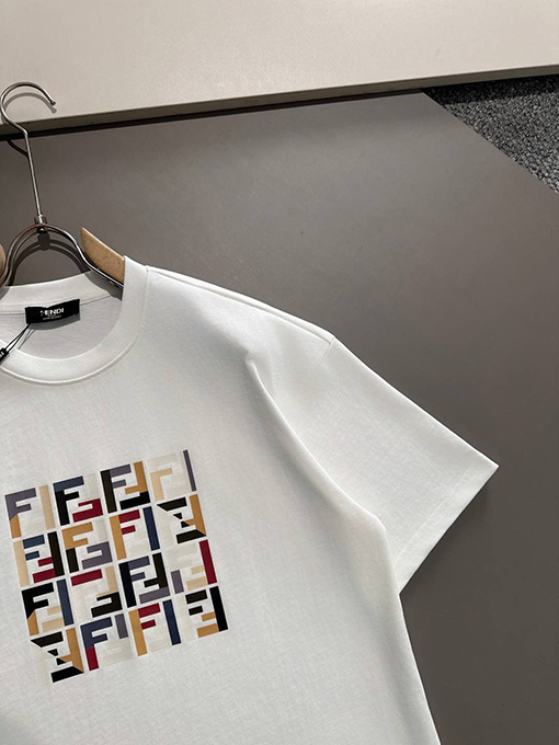フェンディスーパーコピー スタイリッシュでクラシックなダブルFプリント半袖Tシャツ