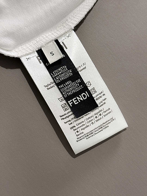 フェンディスーパーコピー スタイリッシュでクラシックなダブルFプリント半袖Tシャツ