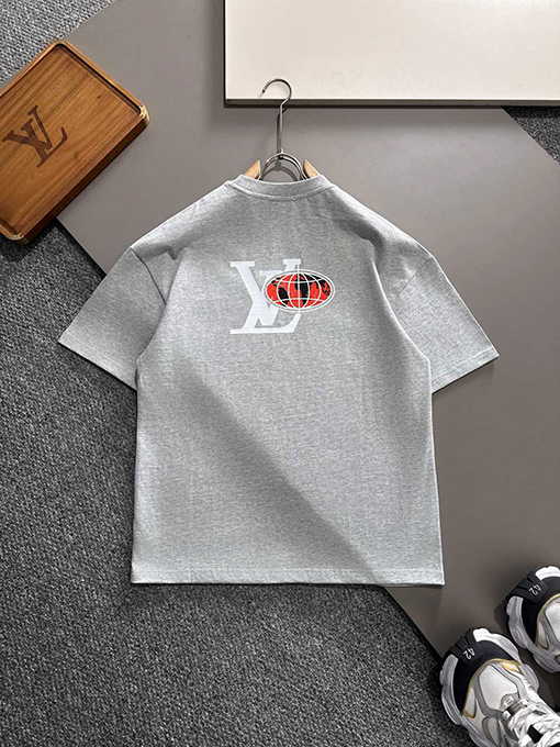 ルイヴィトン 「世界は君たち」をテーマにしたクラックプリント前後のラインストーン半袖Tシャツ