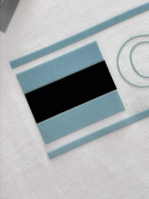 グッチ ロゴエンボスプリント刺繍半袖Tシャツ