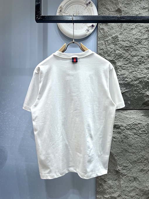グッチ 新しい刺繍ロゴ半袖Tシャツ