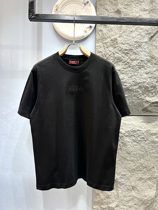 グッチ 新しい刺繍ロゴ半袖Tシャツ
