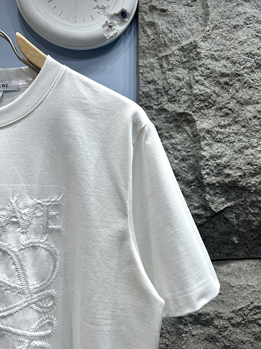 ロエベスーパーコピー 新しい刺繍半袖Tシャツ