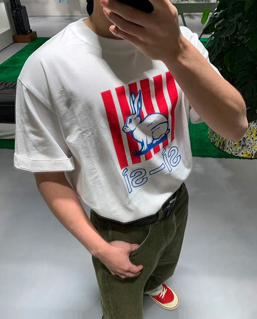 ボッテガヴェネタ ウサギのプリント半袖Tシャツ