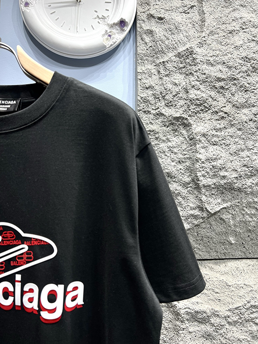 バレンシアガ 新しいスタッキングアルファベット半袖Tシャツ