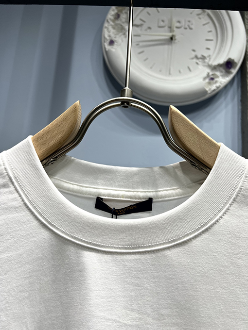 ルイヴィトン新しい刺繍ロゴ半袖Tシャツ