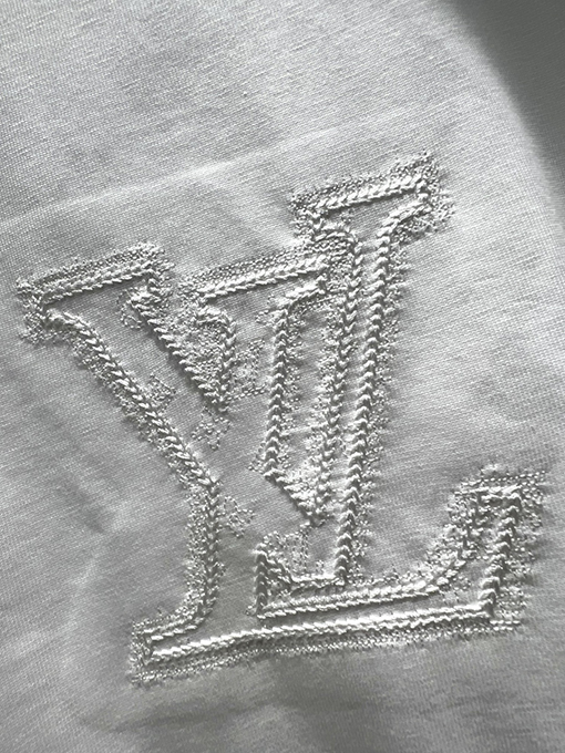 ルイヴィトン新しい刺繍ロゴ半袖Tシャツ