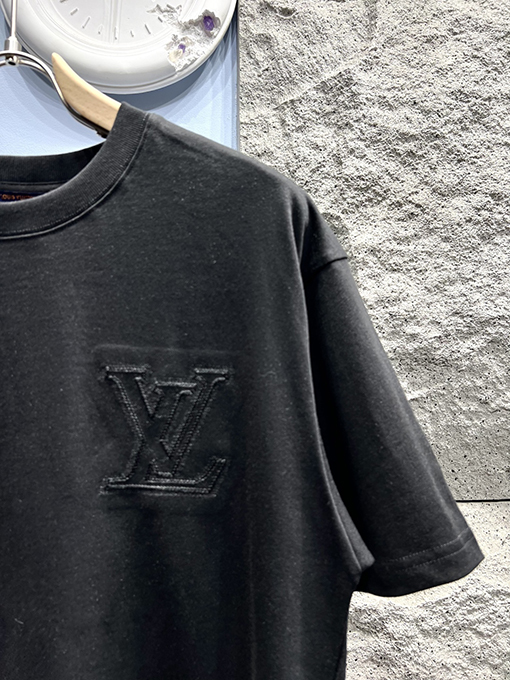 ルイヴィトン新しい刺繍ロゴ半袖Tシャツ