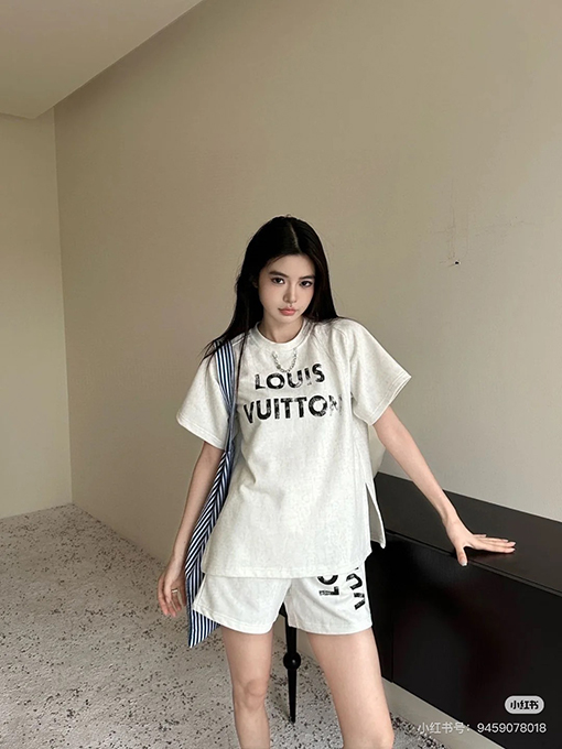 ルイヴィトン新しいチェーンプリント半袖Tシャツ