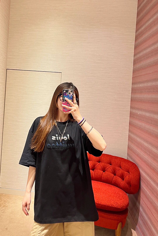 ルイヴィトンスーパーコピー新しいチェーンプリント半袖Tシャツ