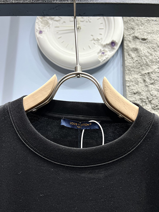 ルイヴィトンスーパーコピー新しいチェーンプリント半袖Tシャツ