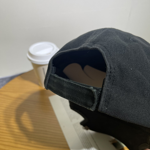 バレンシアガ刺繍ベースボール帽