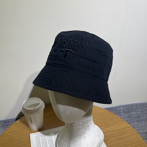 プラダ刺繍バケツウォッシュフィッシャーマンハット
