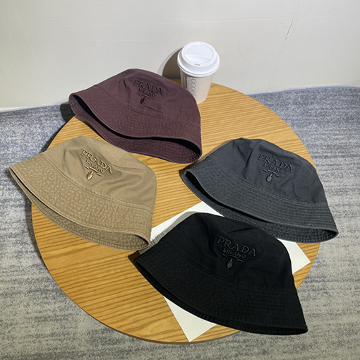 プラダ刺繍バケツウォッシュフィッシャーマンハット