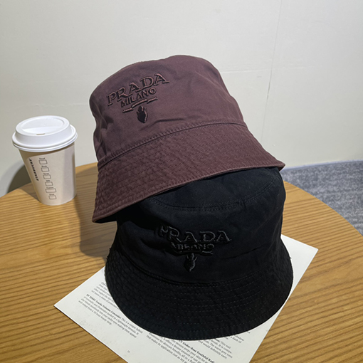 プラダ刺繍バケツウォッシュフィッシャーマンハット