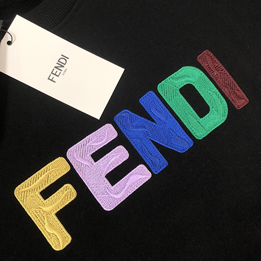 フェンディ新しいクルーネックパーカー