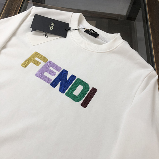 フェンディ新しいクルーネックパーカー