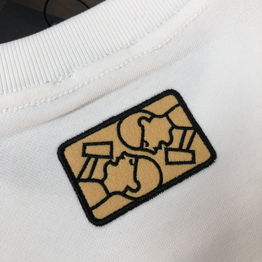 フェンディスタイリッシュなクルーネックパーカー