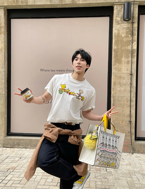 フェンディコピーカプセルプリント半袖Tシャツ