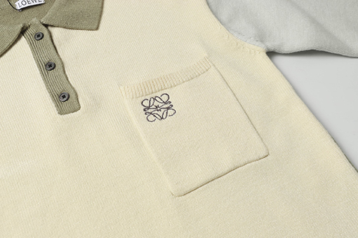 ロエベパッチワーク刺繍ラペルカレッジ風ポロニットスリットセーター
