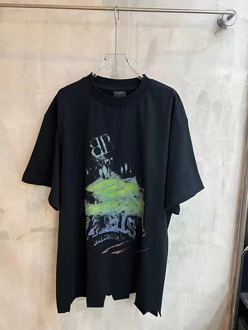 バレンシアガ新しい半袖Tシャツ