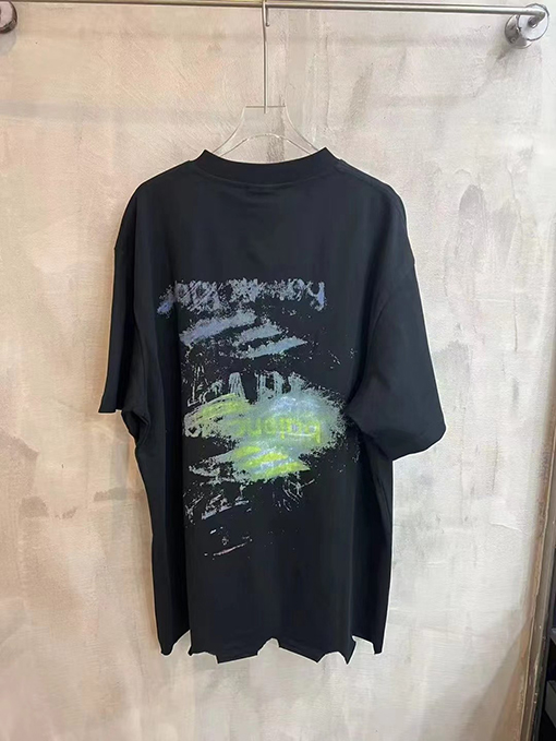バレンシアガ新しい半袖Tシャツ