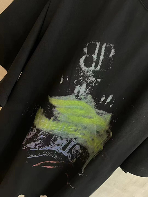 バレンシアガ新しい半袖Tシャツ