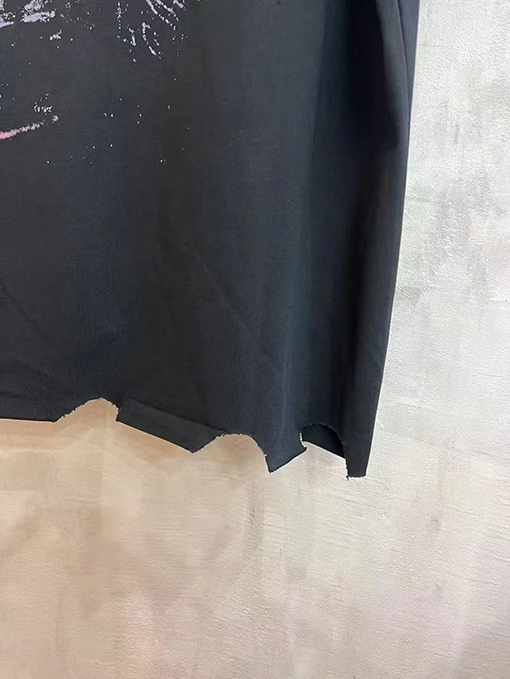 バレンシアガ新しい半袖Tシャツ