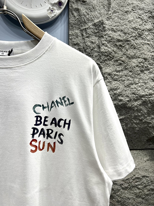 シャネルコピー新しい手描きロゴ半袖Tシャツ