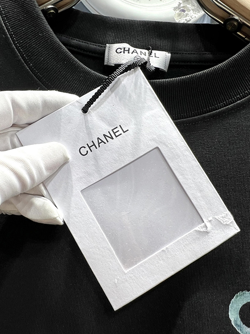 シャネルコピー新しい手描きロゴ半袖Tシャツ