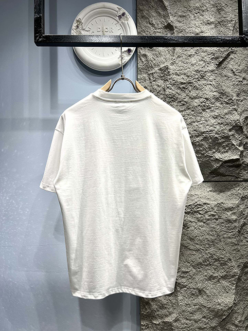 グッチスーパーコピー新しい虹の刺繍文字半袖Tシャツ