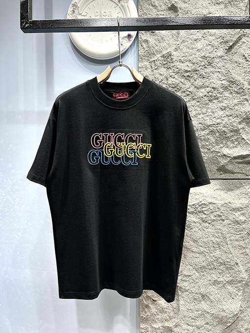 グッチスーパーコピー新しい虹の刺繍文字半袖Tシャツ