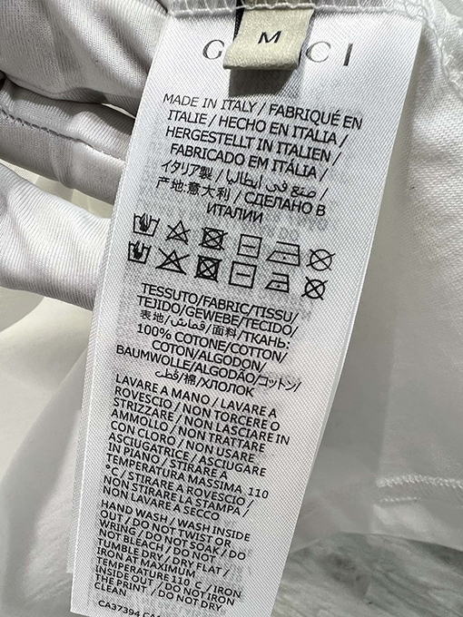 グッチスーパーコピー新しい虹の刺繍文字半袖Tシャツ