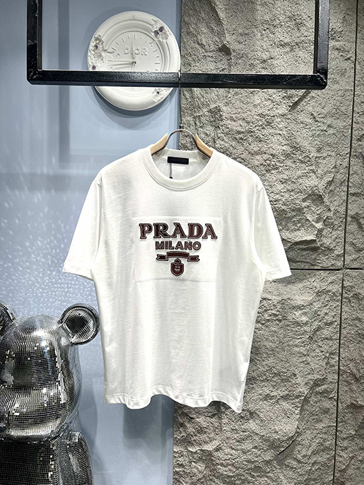 プラダ新しいレザーの半袖Tシャツ