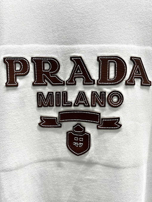 プラダ新しいレザーの半袖Tシャツ