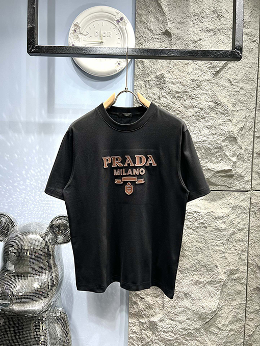 プラダ新しいレザーの半袖Tシャツ