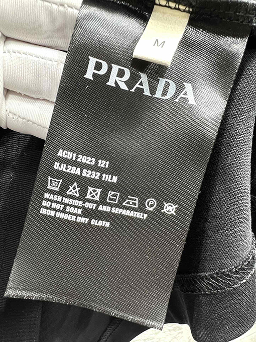 プラダ新しいレザーの半袖Tシャツ