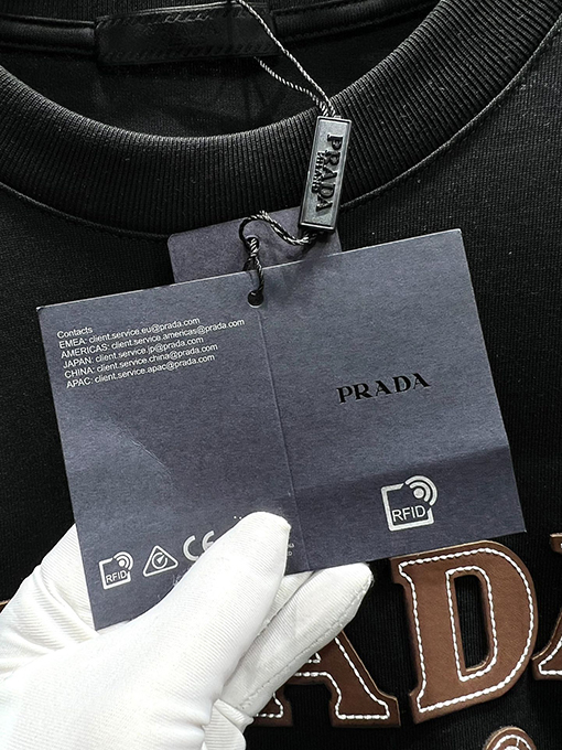 プラダ新しいレザーの半袖Tシャツ