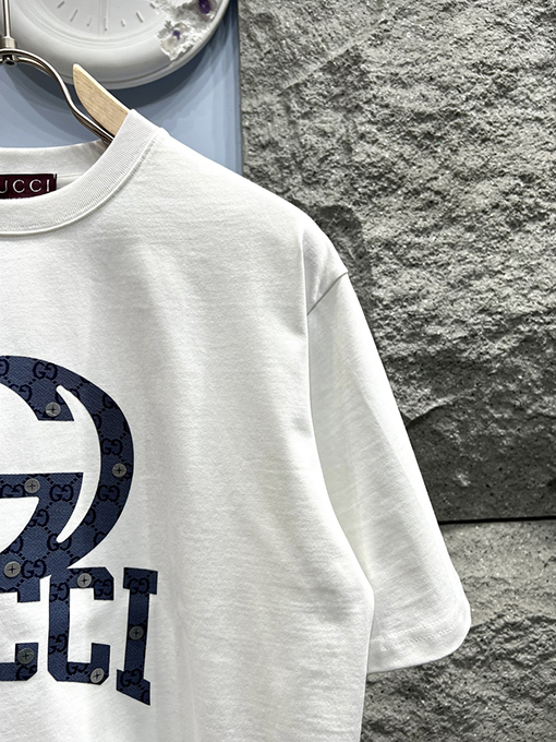 グッチスーパーコピー新しいステッチステッカー半袖Tシャツ