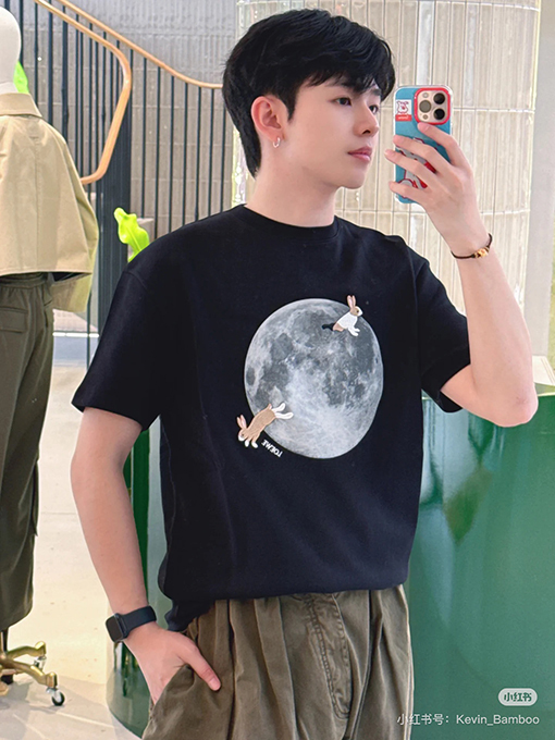 ロエベコピー新しいコラボレーションシリーズ月のウサギの半袖Tシャツ