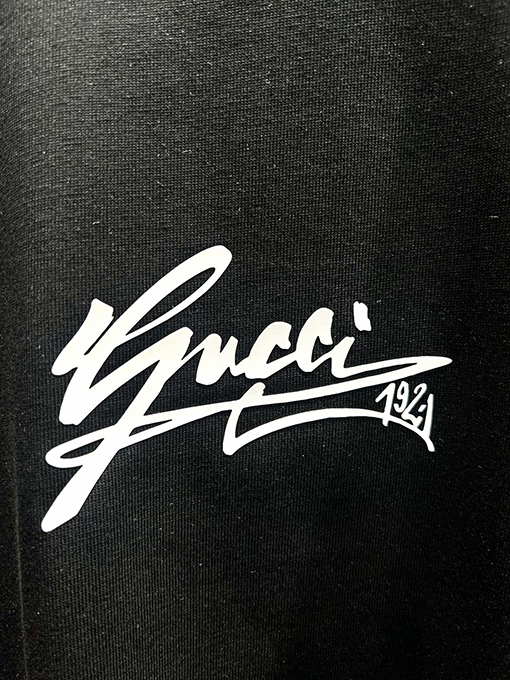 グッチプリントサイン入り半袖Tシャツ