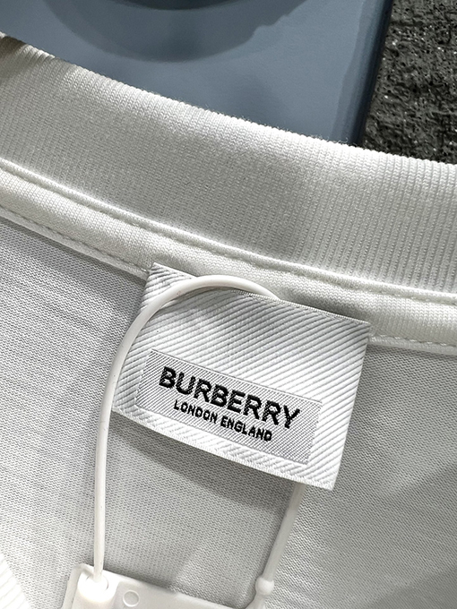 バーバリーコピー新しいファッションTシャツ